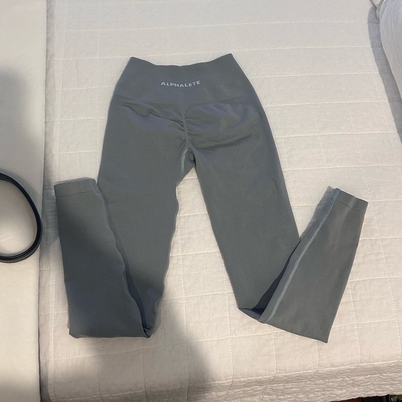 Alphalete Amplify Leggings - Utility Grey - Picture 3 of 5